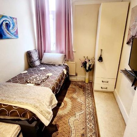 Monalisa Single Room Near Edgware Station מראה חיצוני תמונה